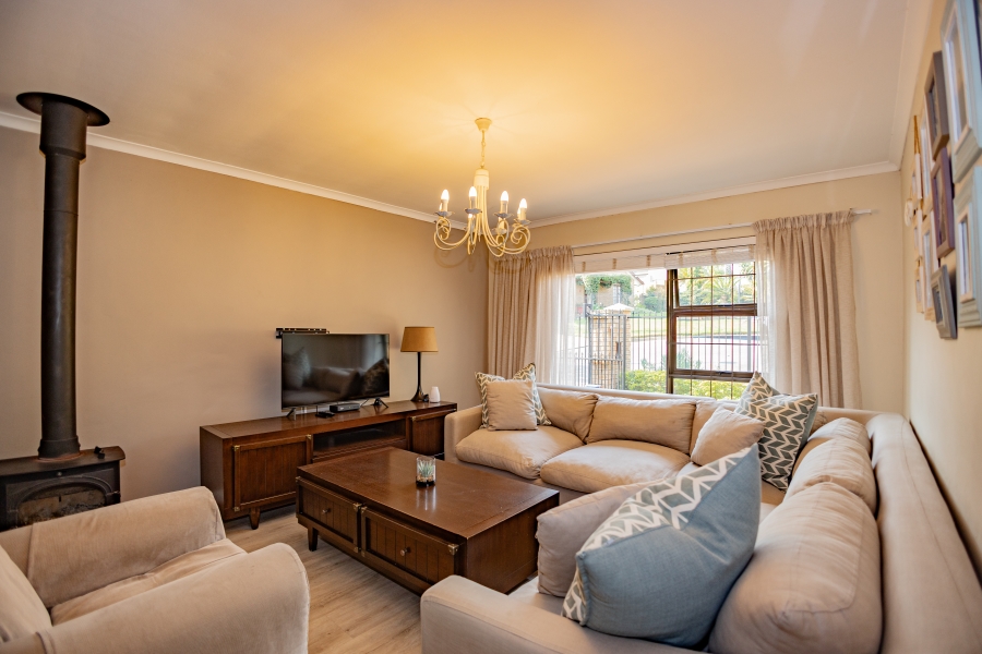 4 Bedroom Property for Sale in Kenridge Heights Western Cape